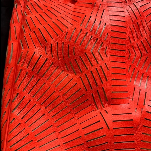Alexander McQueen Coral Laser-Cut Tote - Picture 6 of 6